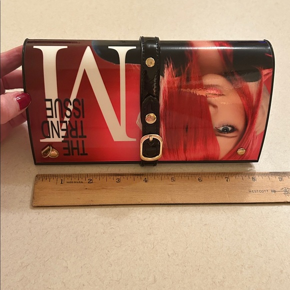 M The Trend Issue Fashion Magazine Style Clutch Structured Crossbody Handbag - Picture 9 of 12